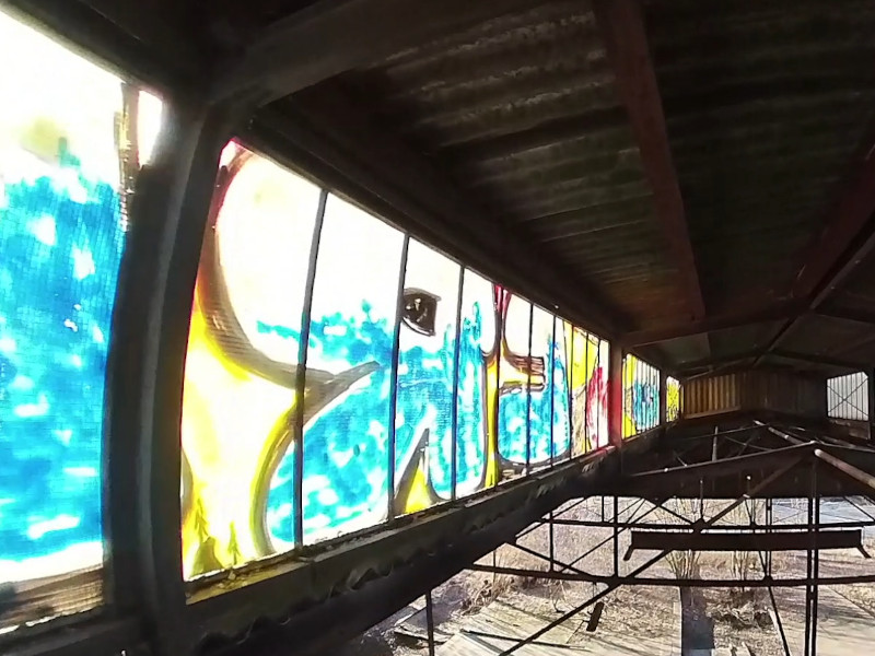 lost place video Screenshot: Bahnposthalle in Hof - Dachfenster